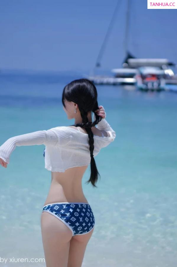   [XiuRen]高清写真图 2025.08.28 No.10699 心上可Flora 蓝色尾巴第13张图片